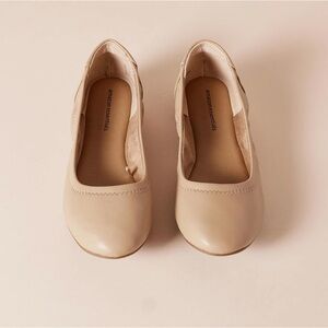 NWT | Belice Balet Flat | Size 9 | Beige